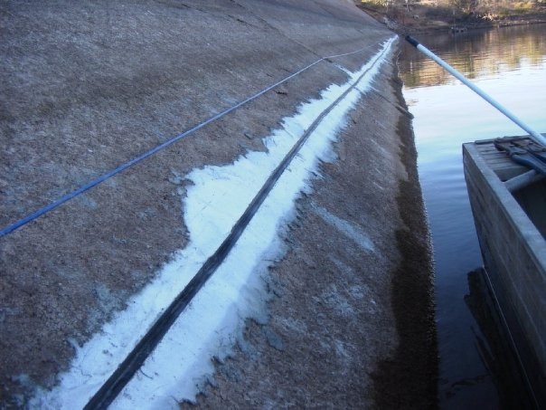 Strisce adesive autoadesive gonfianti di tipo espandente di bentonite per giunti di calcestruzzo 3
