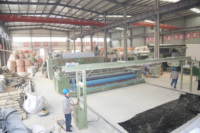 Bentonite Geotextile per rivestimento di stagni Bentonite naturale di sodio Rivestimento di argilla geosintetica 9