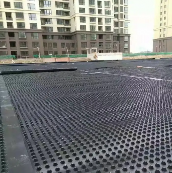 Tavolo di drenaggio idrografico in HDPE rettangolare con tappeto di drenaggio a membrana a fossette per tetto verde 5