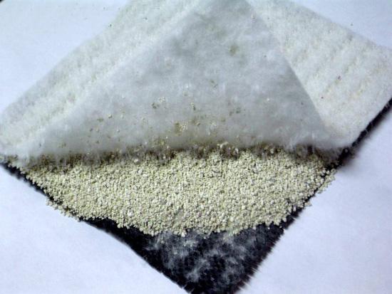Liner in argilla geosintetica ad alta resistenza alla trazione con tappeto a membrana di bentonite impermeabile 1
